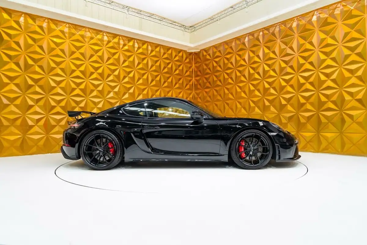 2022-porsche-cayman-718-40-cayman-gt4-big-31