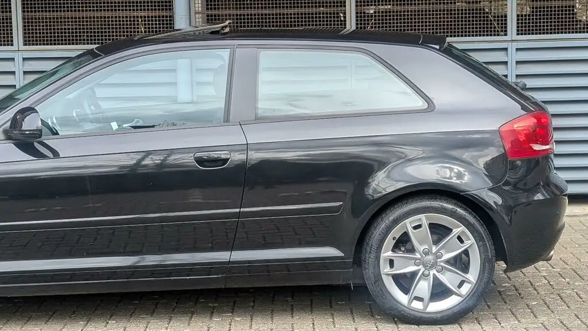 2010-audi-a3-18-sport-hatchback-3d-s-tronic-big-50