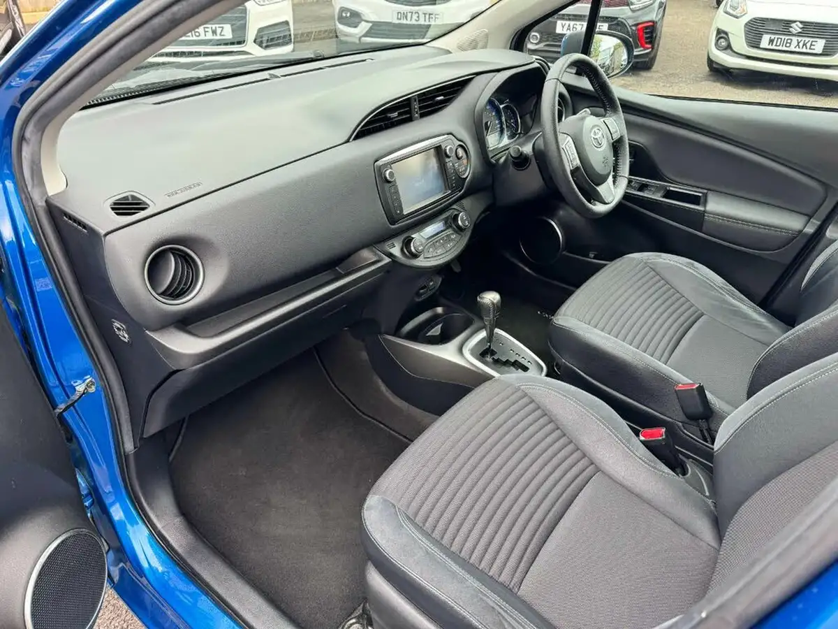 2015-toyota-yaris-15-vvt-i-excel-hybrid-15in-big-17