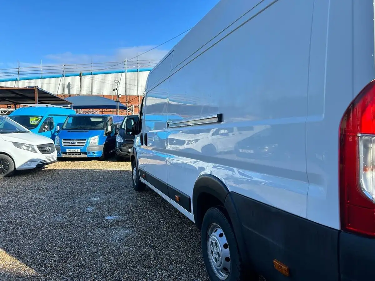 2019-citroen-relay-20bluehdi-35-l4h2-enterprise-big-36