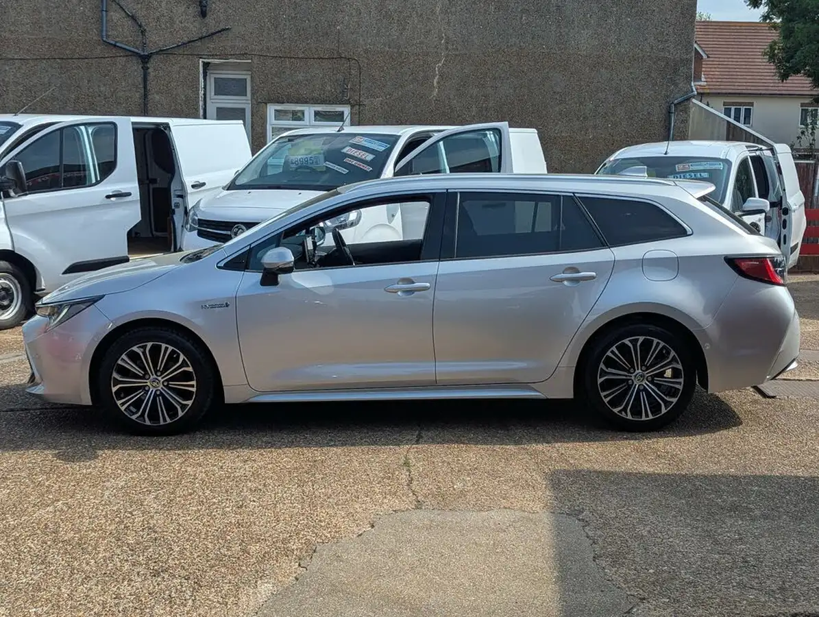 2020-toyota-corolla-18-vvt-i-excel-trk-touring-sports-big-2