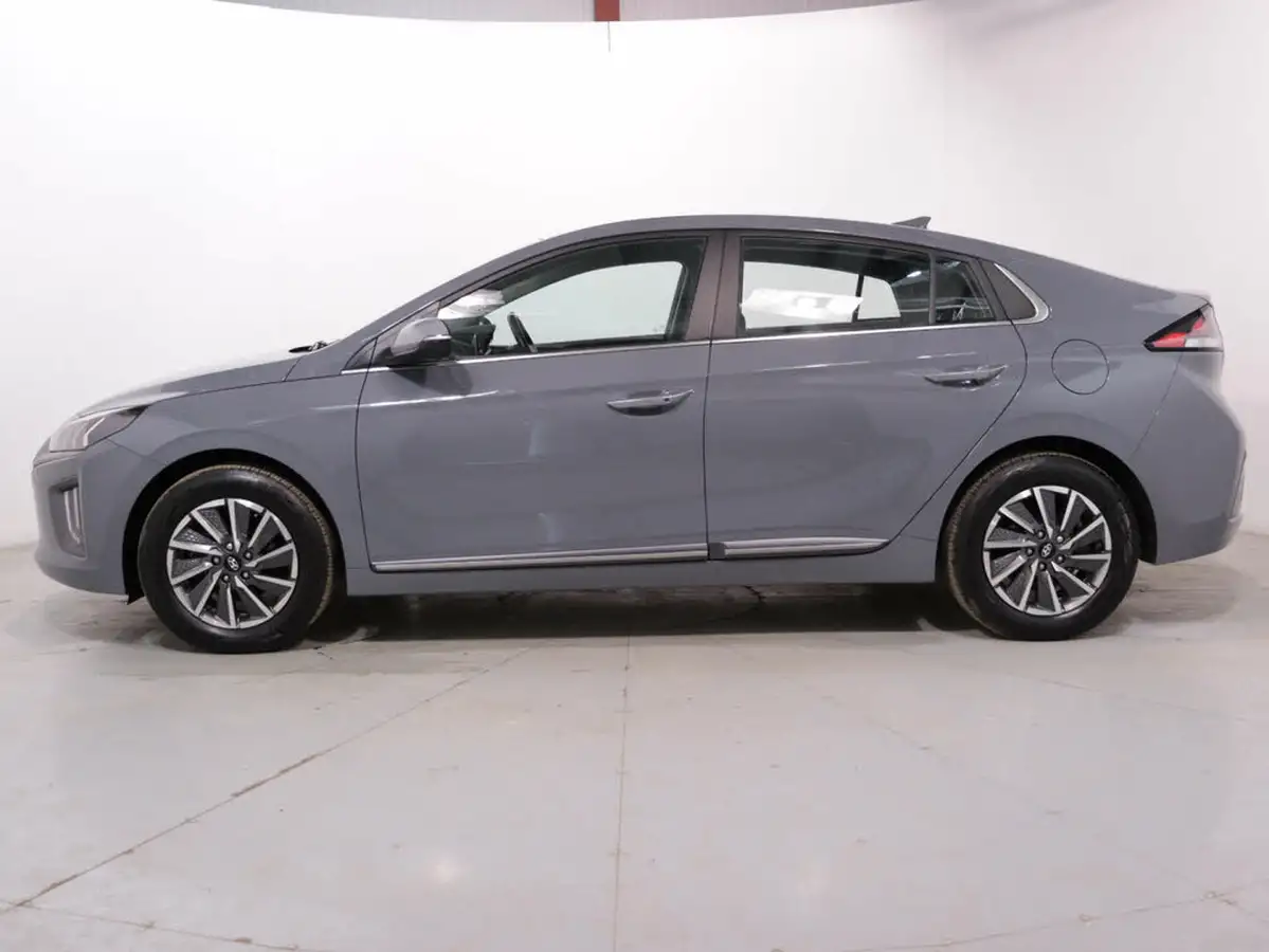 2022-hyundai-ioniq-e-premium-electric-big-3