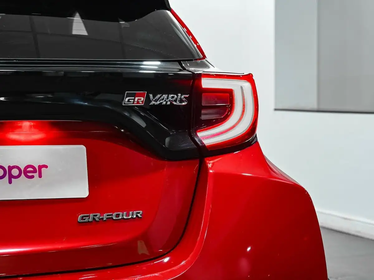 2022-toyota-yaris-16-gr-circuit-pack-big-20
