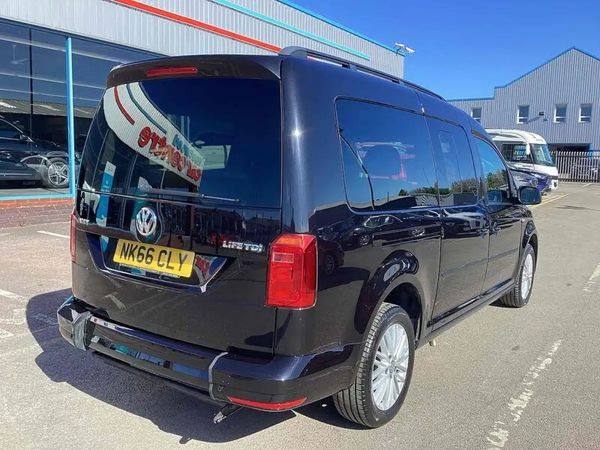 2016-volkswagen-caddy-maxi-life-20tdi-c20-102ps-big-3