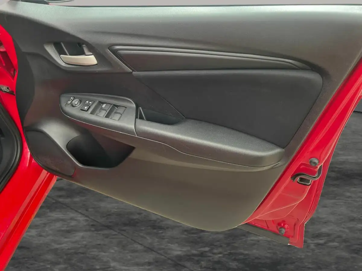 2018-honda-jazz-13-i-vtec-s-big-33