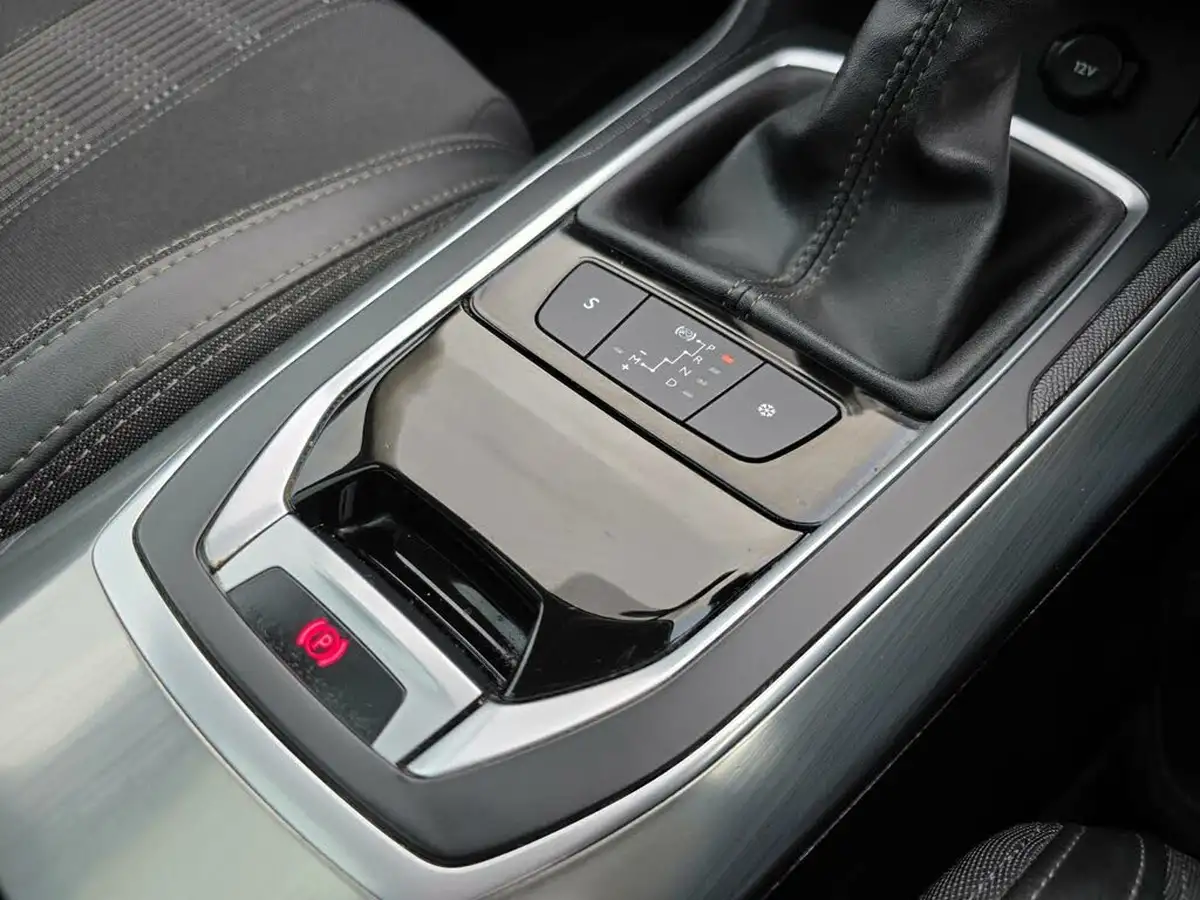 2017-peugeot-308-16-bluehdi-allure-eat6-big-21