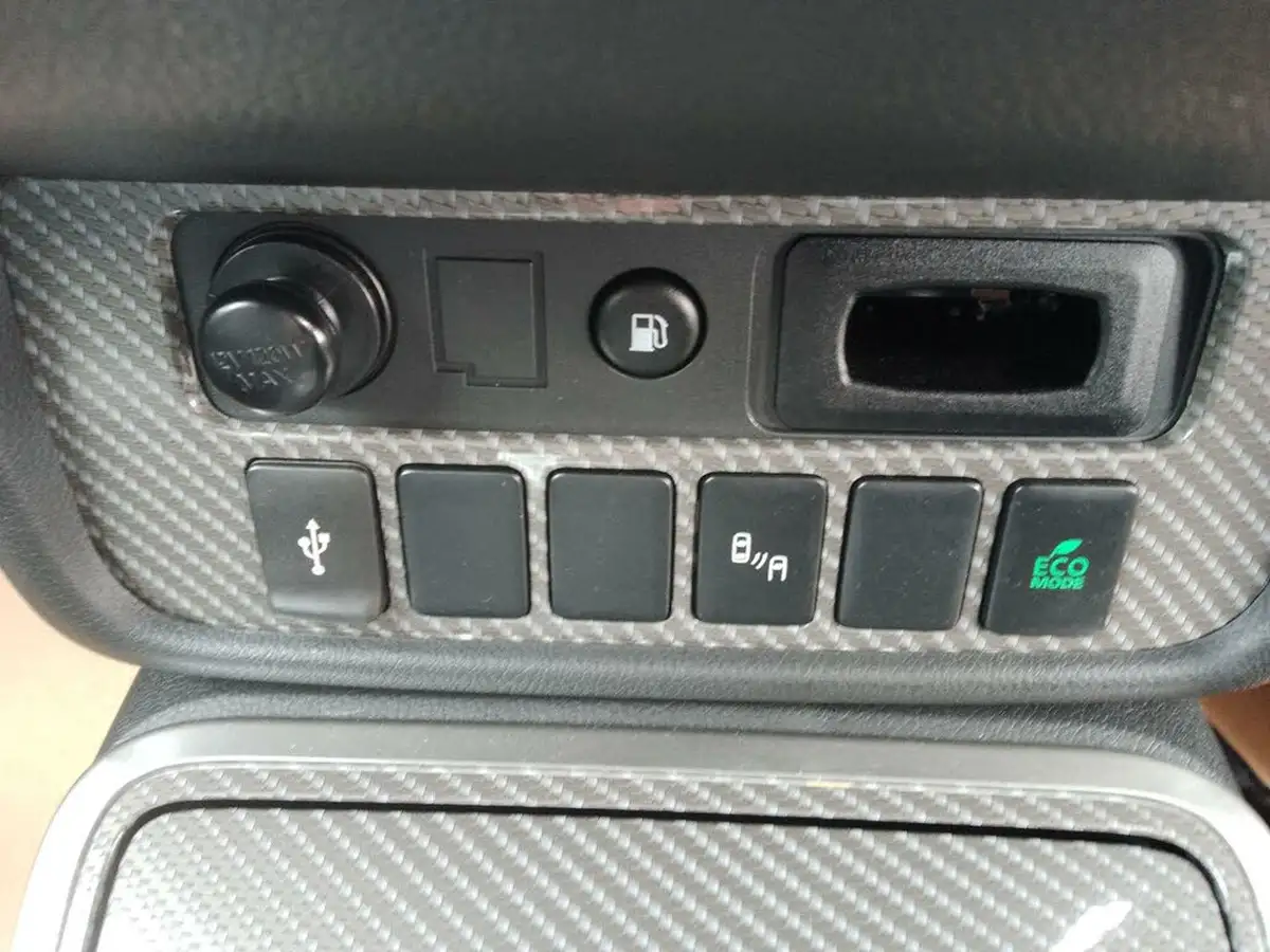 2019-mitsubishi-outlander-24-dynamic-phev-big-36