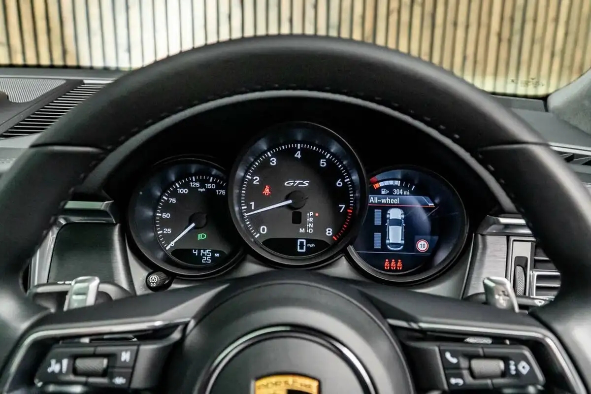 2021-porsche-macan-29-v6-gts-440ps-big-35