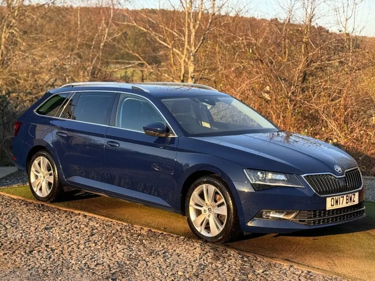 2017-skoda-superb-20tdi-scr-se-l-executive-150ps-4x4-estate-big-1