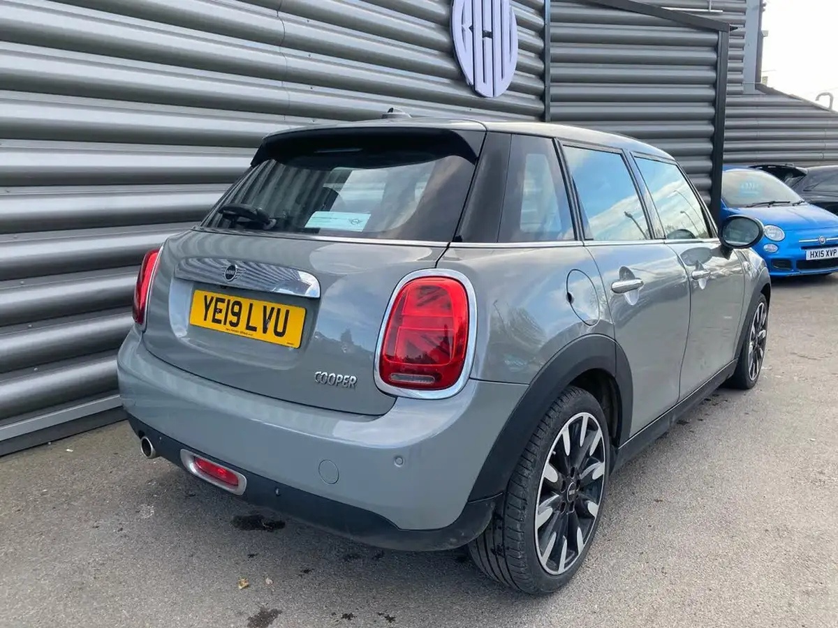 2019-mini-cooper-15-cooper-exclusive-134bhp-hatchback-5d-auto-big-7
