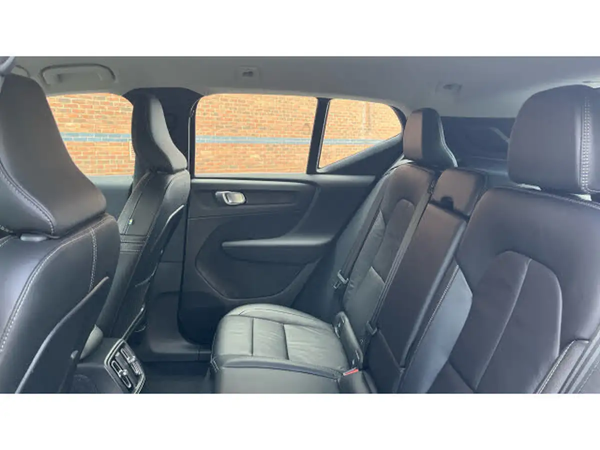 2021-volvo-xc40-15-t5-inscription-262bhp-big-9