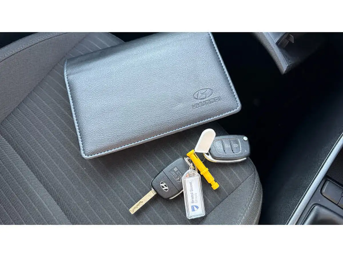 2021-hyundai-i20-10-t-gdi-se-connect-eclutch-imt-big-18