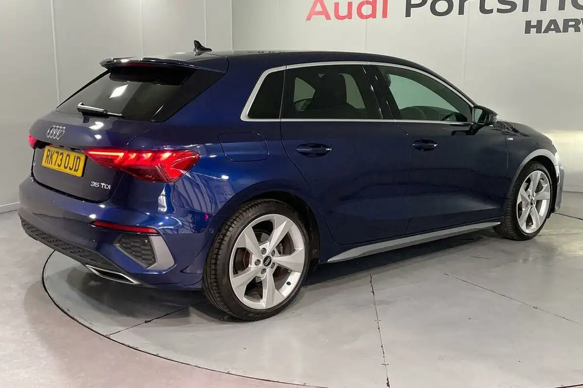 2023-audi-a3-20-35-tdi-s-line-sportback-5d-big-6
