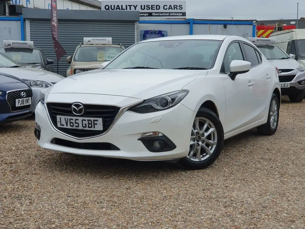 2015-mazda-mazda3-20-se-l-fastback-4d-big-1