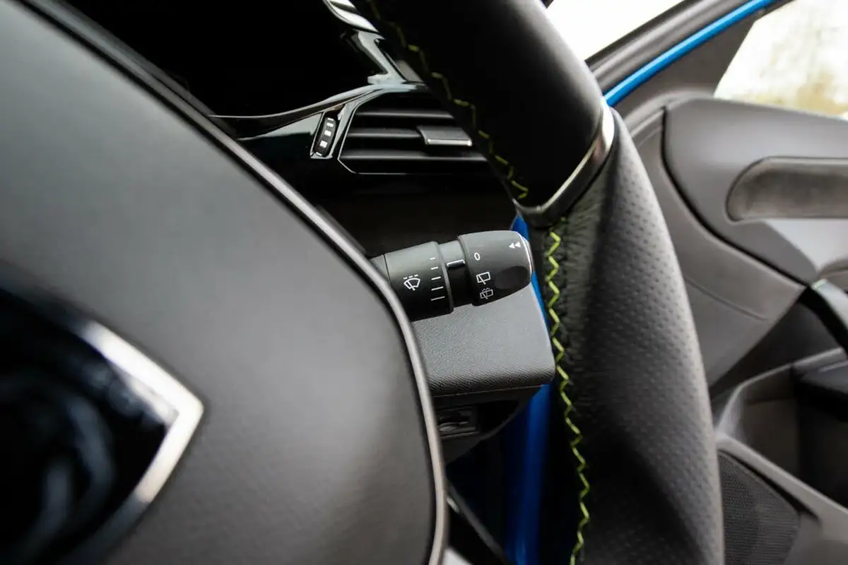 2023-peugeot-308-15-bluehdi-gt-130ps-big-19