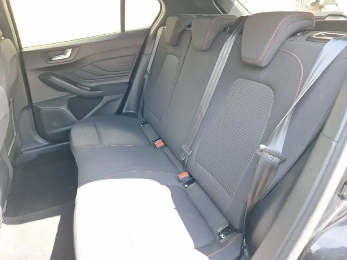 2020-ford-focus-10t-st-line-hatchback-big-5