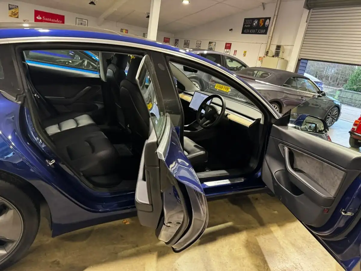2020-tesla-model-3-e-long-range-big-13
