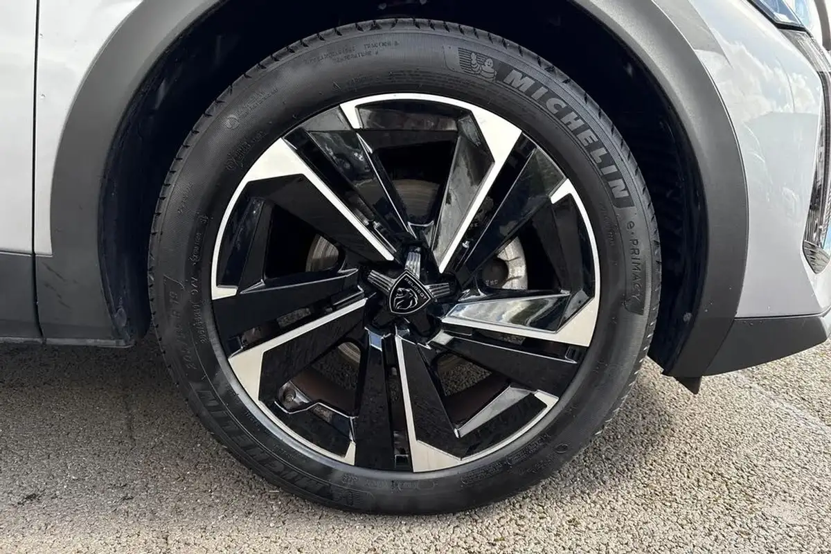 2023-peugeot-408-12-puretech-allure-premium-big-9