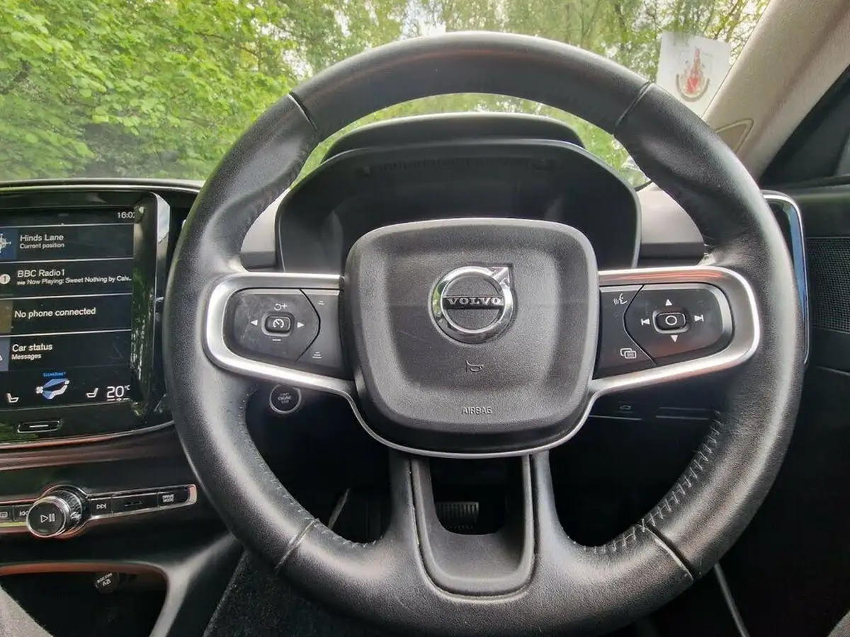 2020-volvo-xc40-20-t4-inscription-pro-awd-big-15