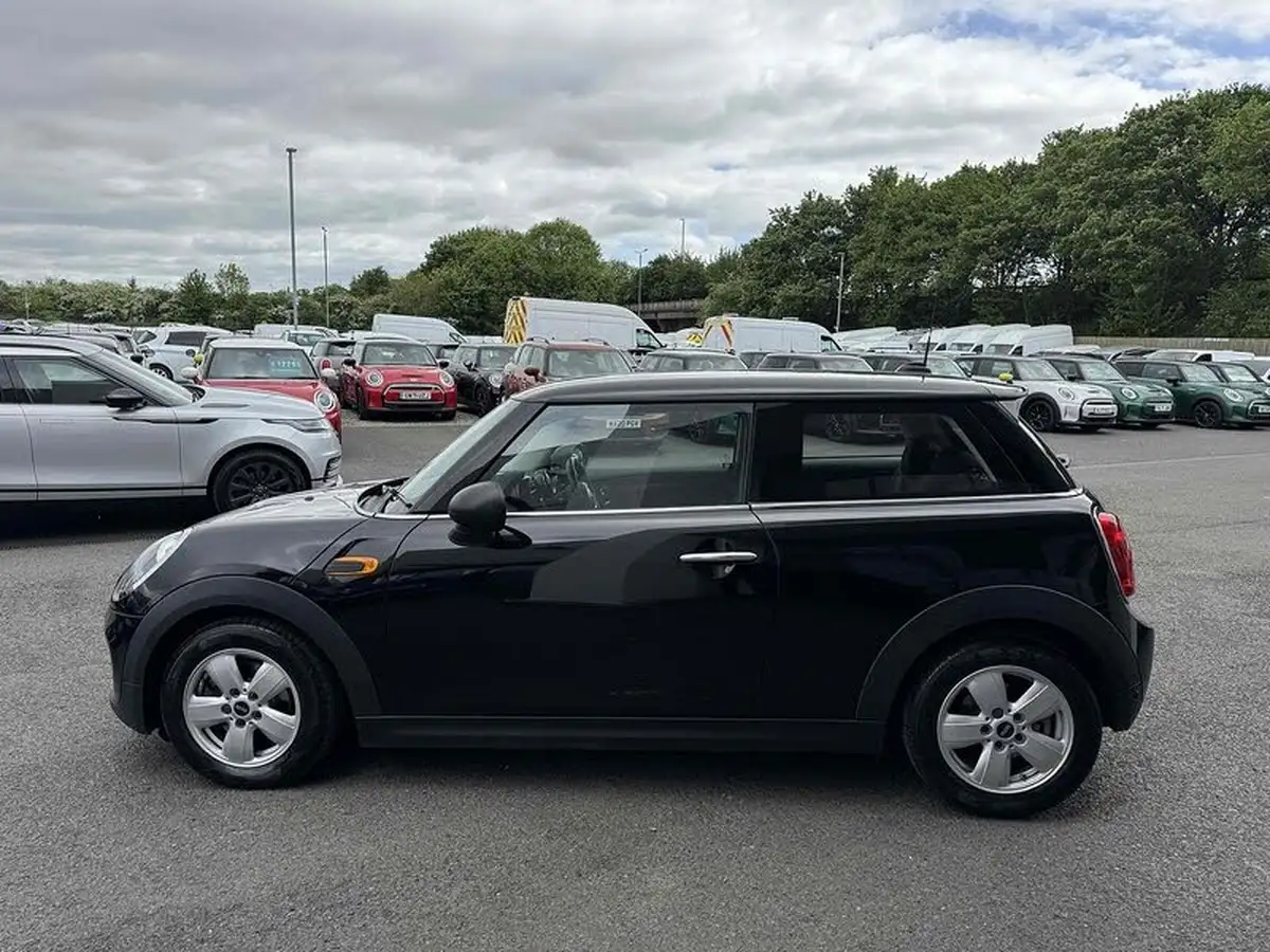 2016-mini-cooper-12-one-3d-auto-big-7
