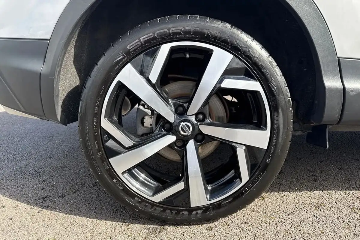 2021-nissan-qashqai-13-dig-t-n-motion-140ps-big-10