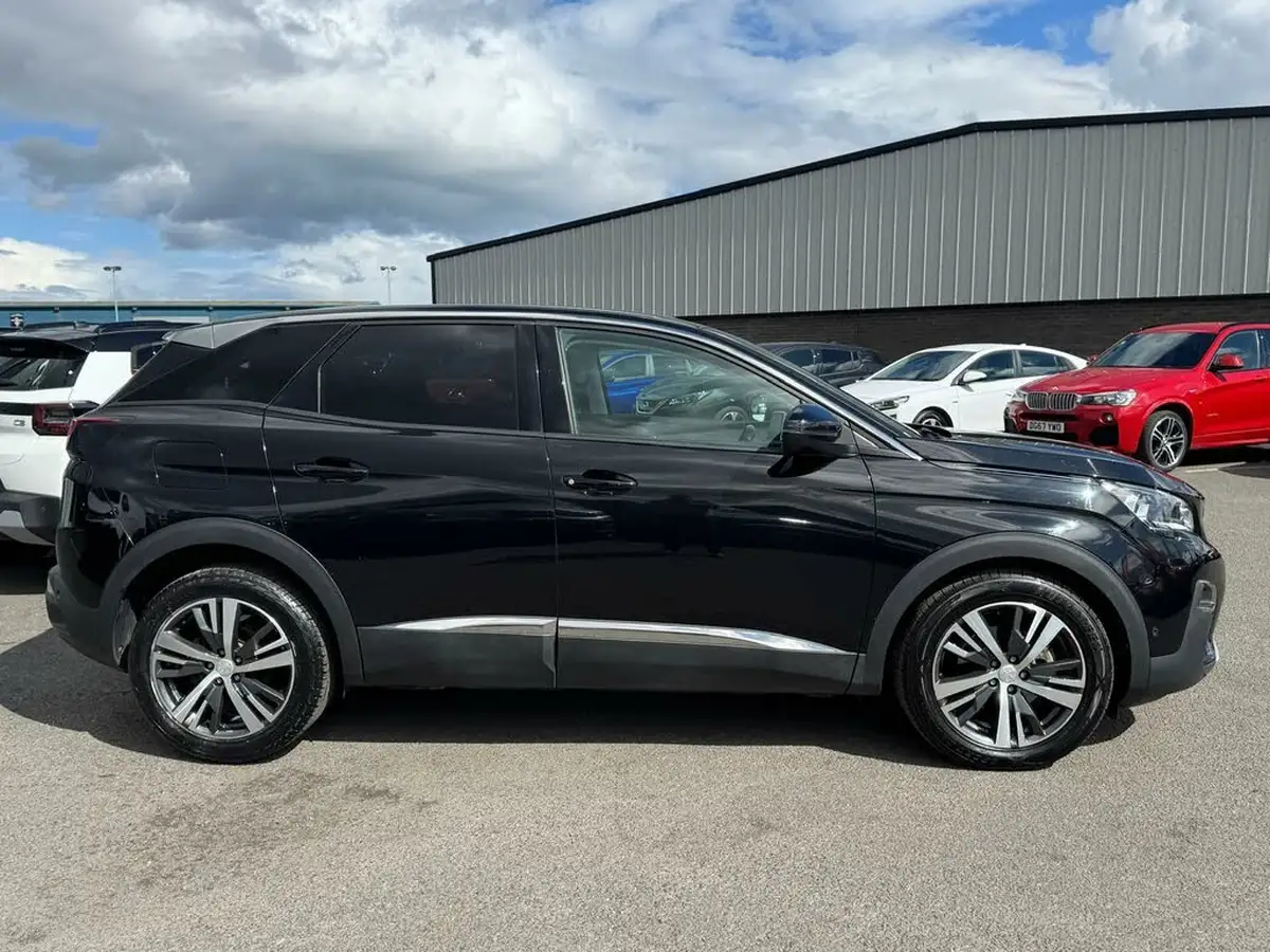 2018-peugeot-3008-suv-12-puretech-allure-big-5