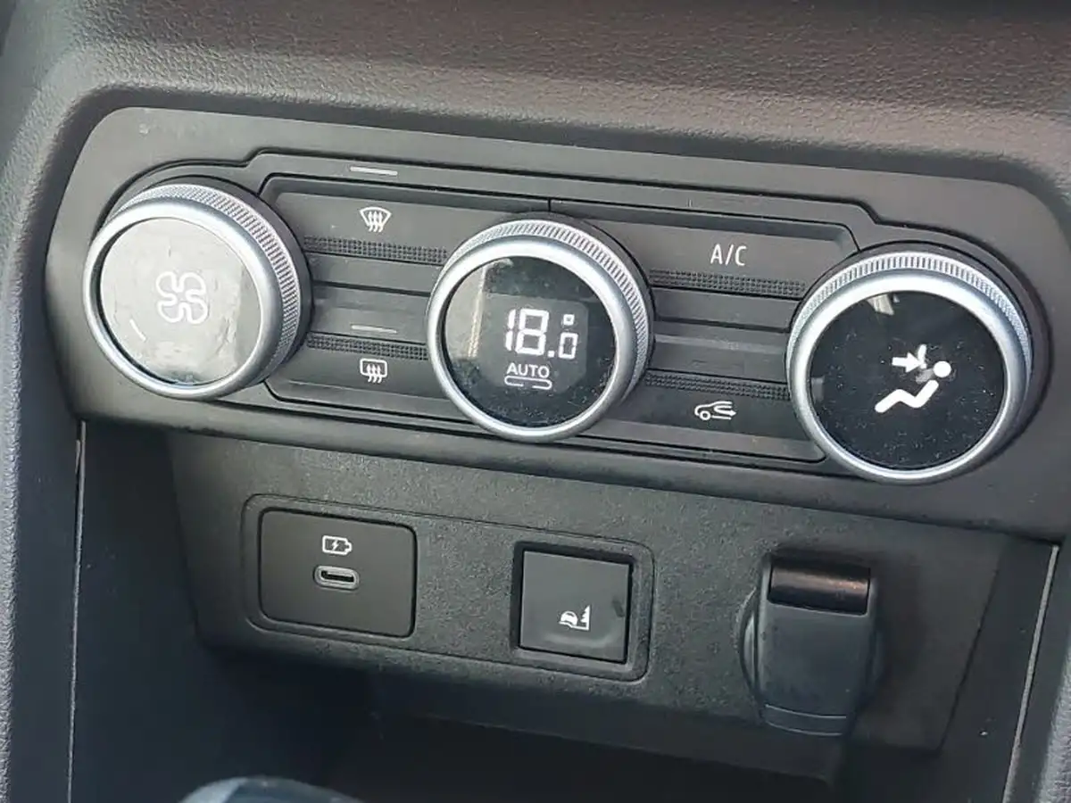 2024-dacia-jogger-16-tce-extreme-big-12