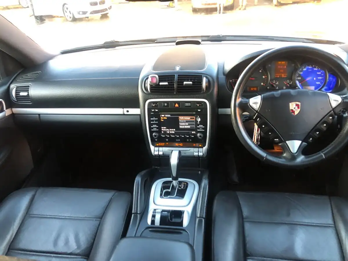 2009-porsche-cayenne-30td-big-6