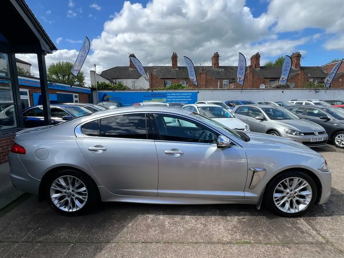 2013-jaguar-xf-22td-sport-200ps-ss-saloon-4d-auto-big-38