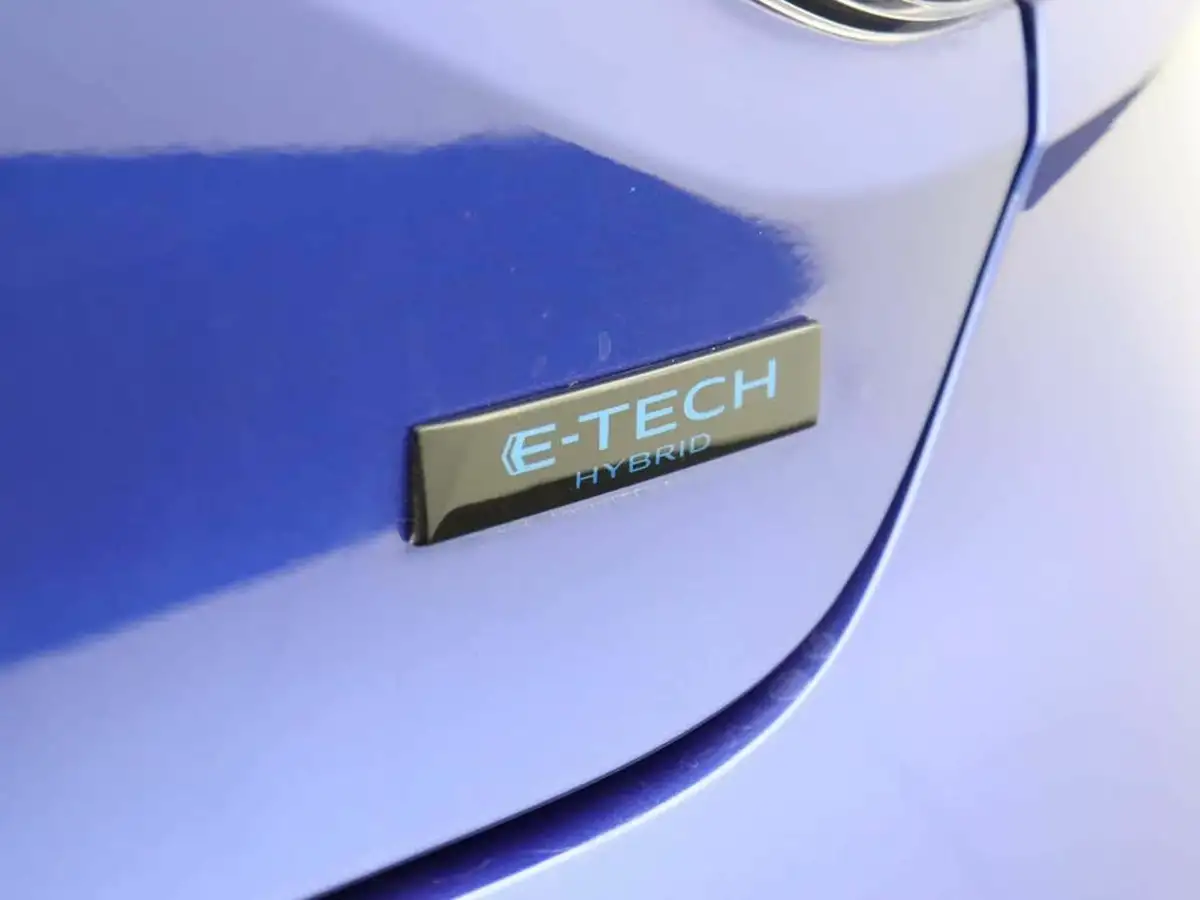 2024-renault-clio-16-esprit-alpine-big-46