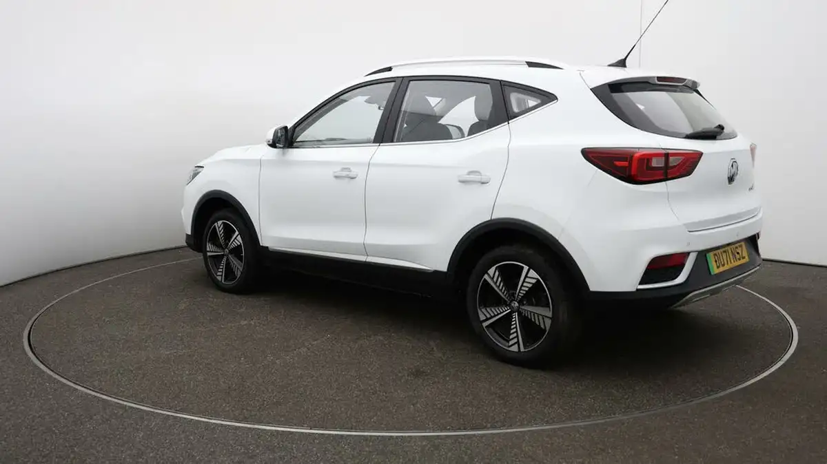 2021-mg-zs-suv-e-exclusive-ev-big-5