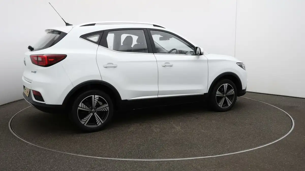 2021-mg-zs-suv-e-exclusive-ev-big-46