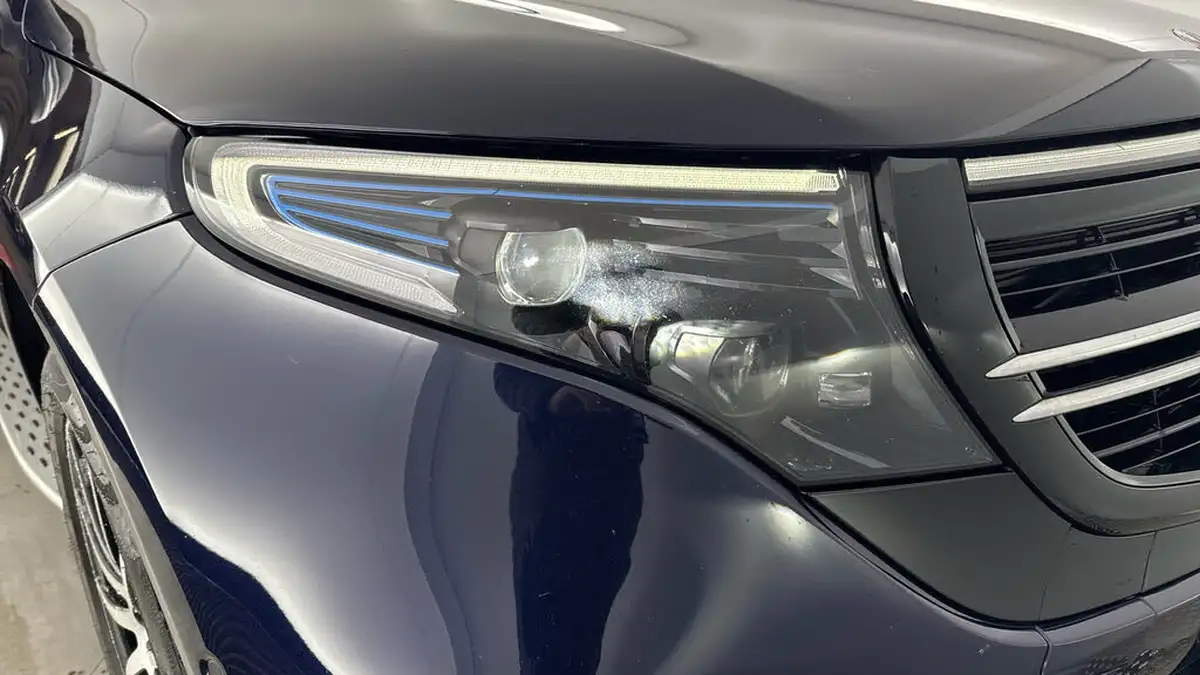 2022-mercedes-benz-eqc-e-eqc-400-amg-line-big-25
