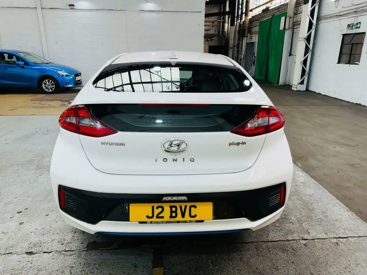 2017-hyundai-ioniq-16-gdi-premium-se-plug-in-hybrid-big-4