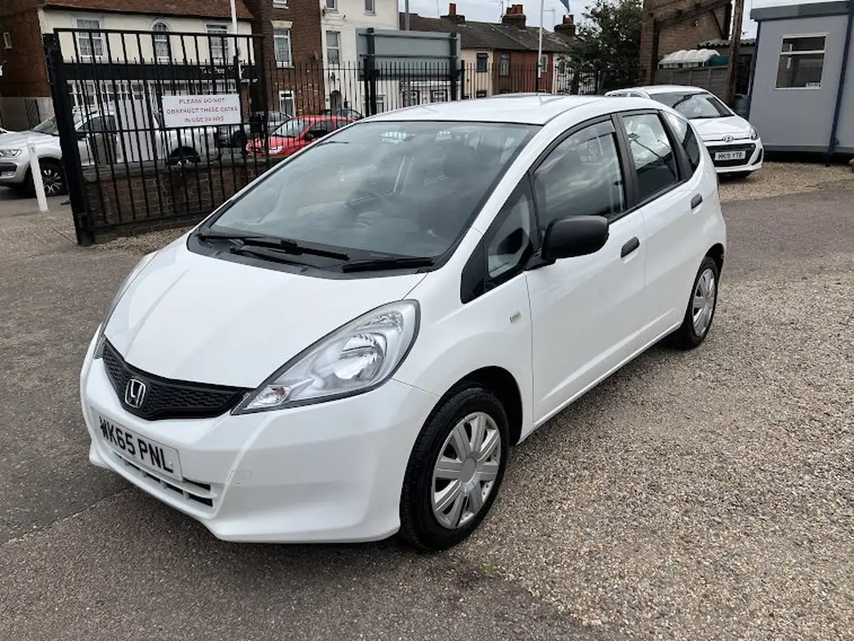 2015-honda-jazz-12-s-big-7