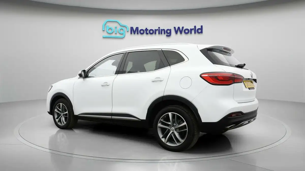2022-mg-hs-15t-gdi-exclusive-162ps-dct-big-4
