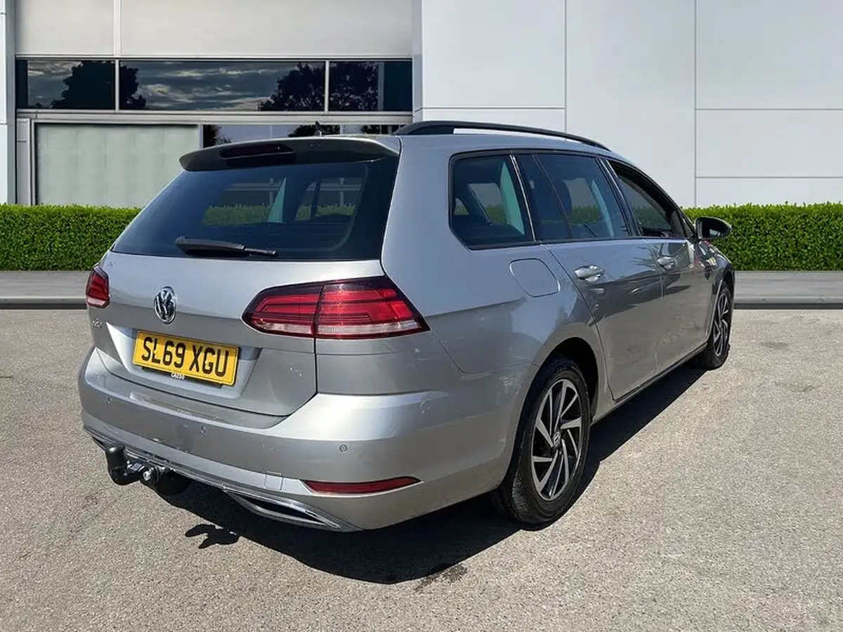 2019-volkswagen-golf-16tdi-match-edition-estate-big-7