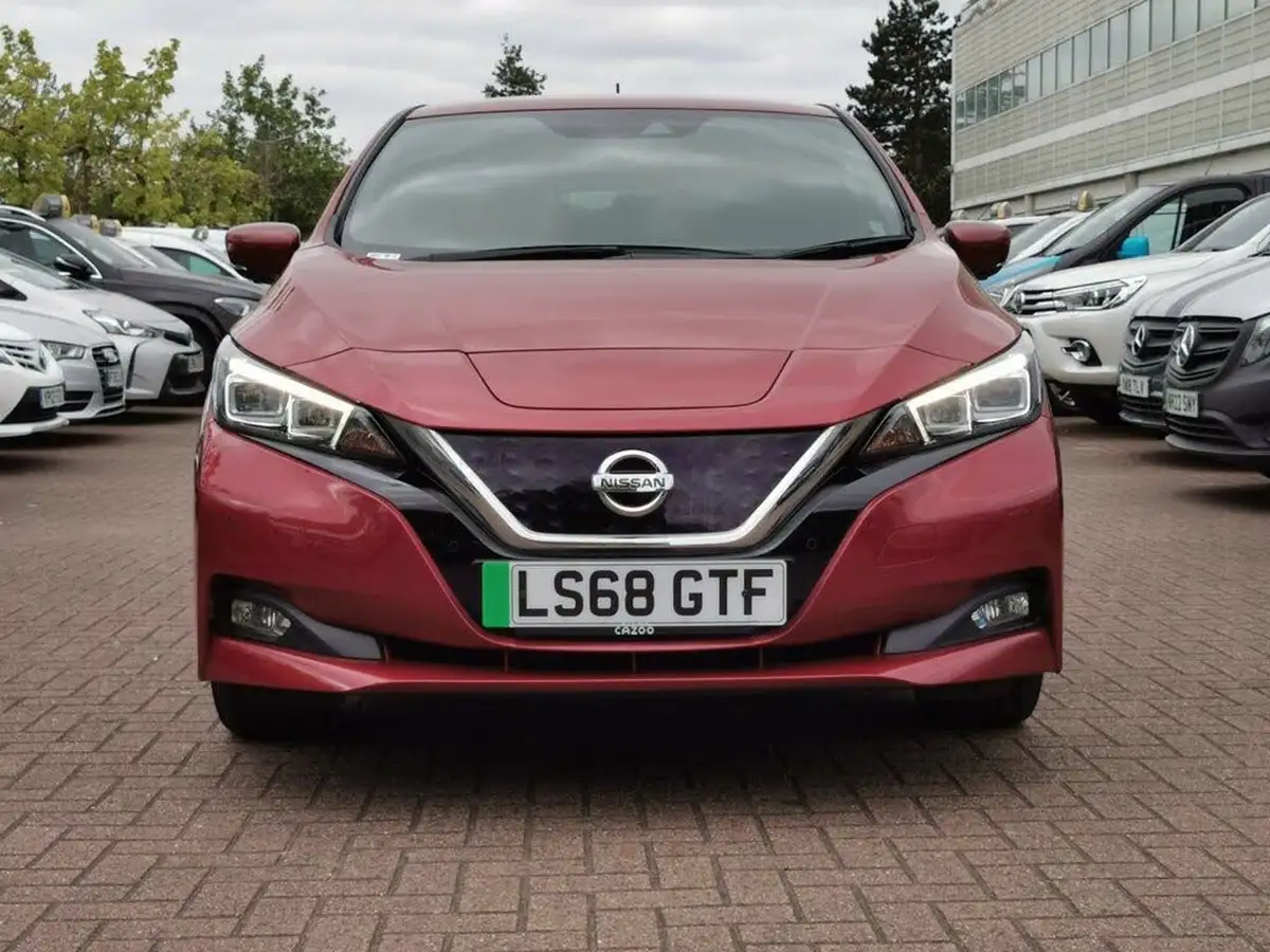2018-nissan-leaf-e-tekna-110kw-big-1