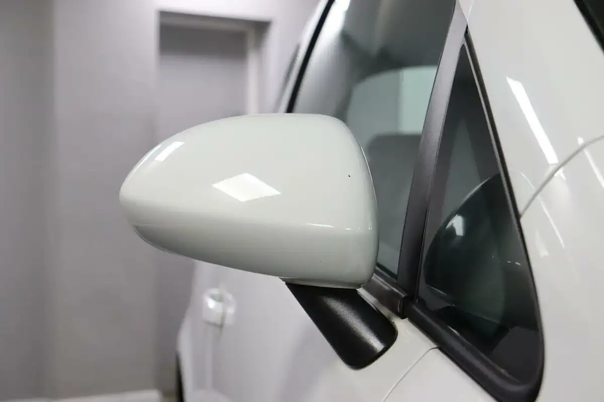 2011-vauxhall-corsa-12-excite-3d-big-32