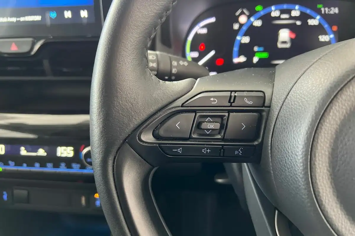 2023-toyota-yaris-cross-15-vvt-i-excel-awd-i-big-7