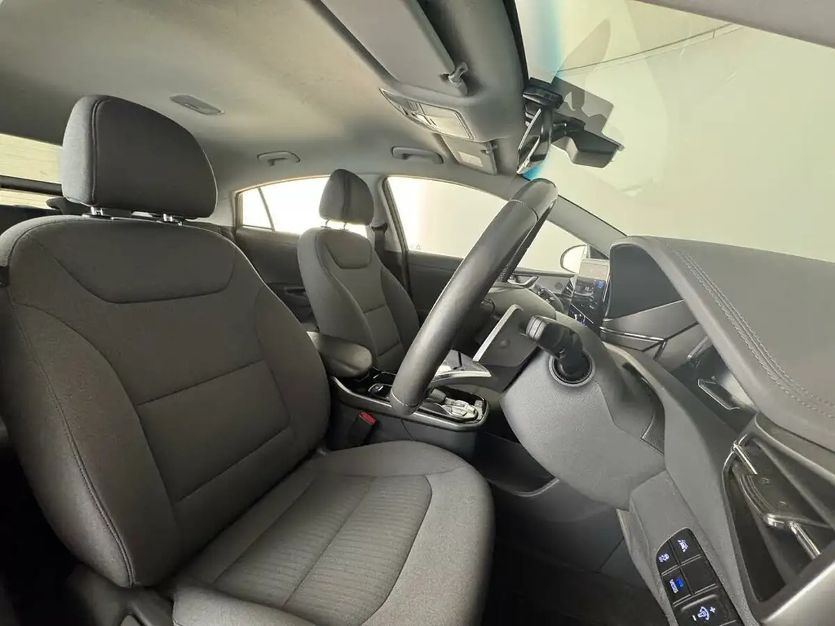 2022-hyundai-ioniq-e-premium-electric-big-21