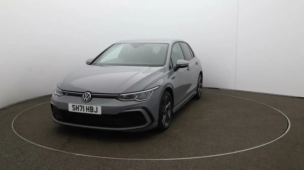 2021-volkswagen-golf-big-13