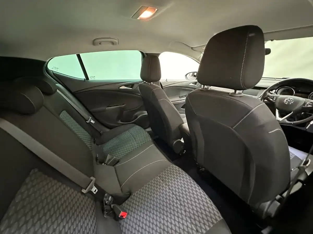 2020-vauxhall-astra-15-turbo-d-business-edition-nav-105ps-hatchback-big-15