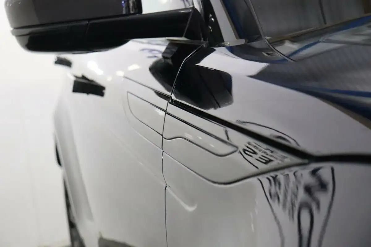2022-land-rover-range-rover-evoque-20-d200-r-dynamic-hse-big-18