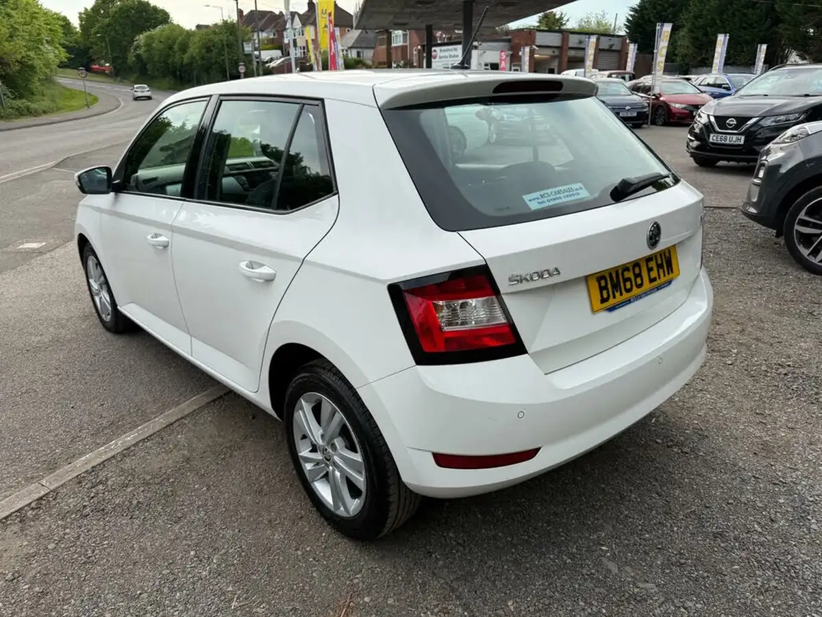 2019-skoda-fabia-10-tsi-se-95ps-ss-hatchback-big-4