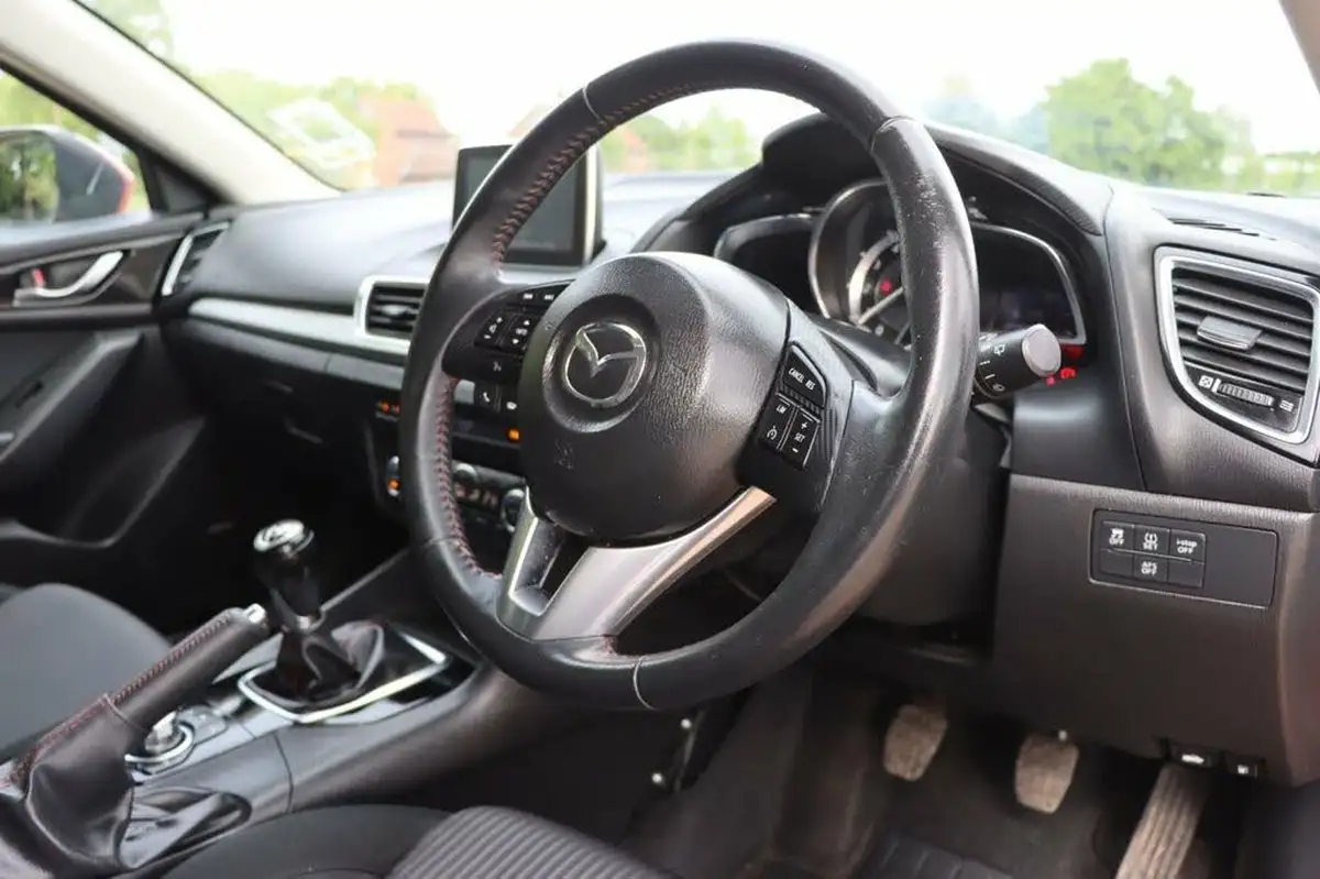 2015-mazda-mazda3-20-sport-nav-120ps-hatchback-5d-big-12