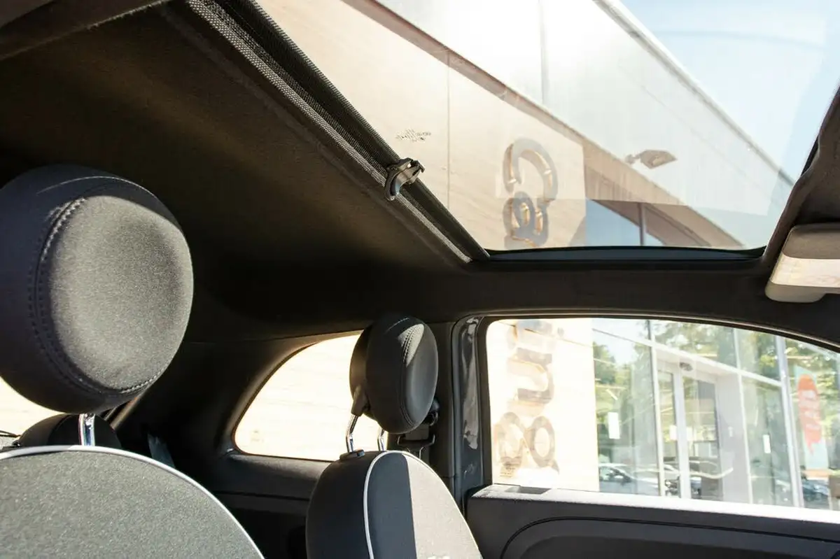 2020-fiat-500-10-lounge-big-29