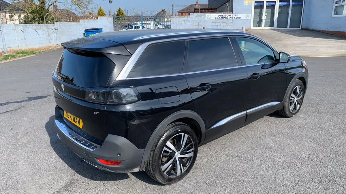 2022-peugeot-5008-suv-15-bluehdi-gt-eat8-big-25