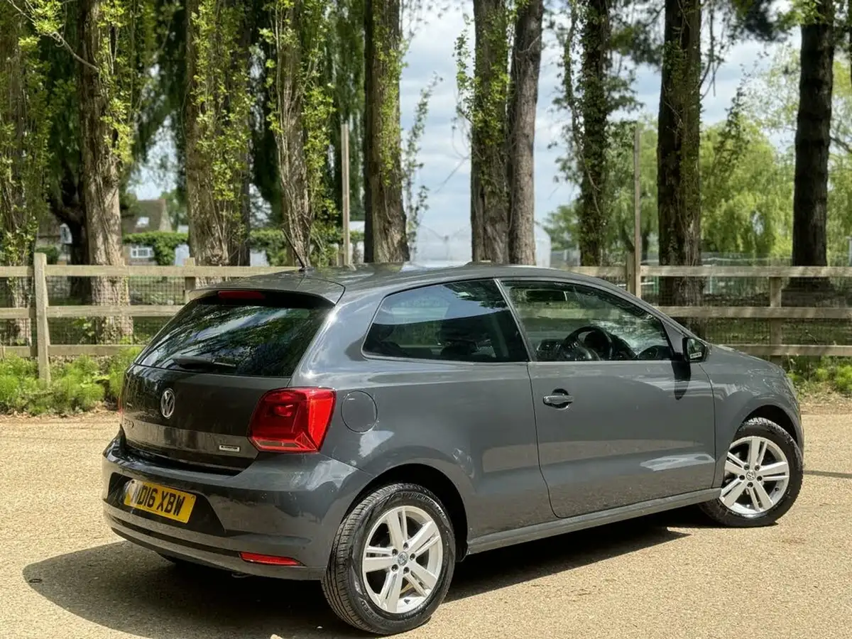 2016-volkswagen-polo-10-match-60ps-3d-big-17