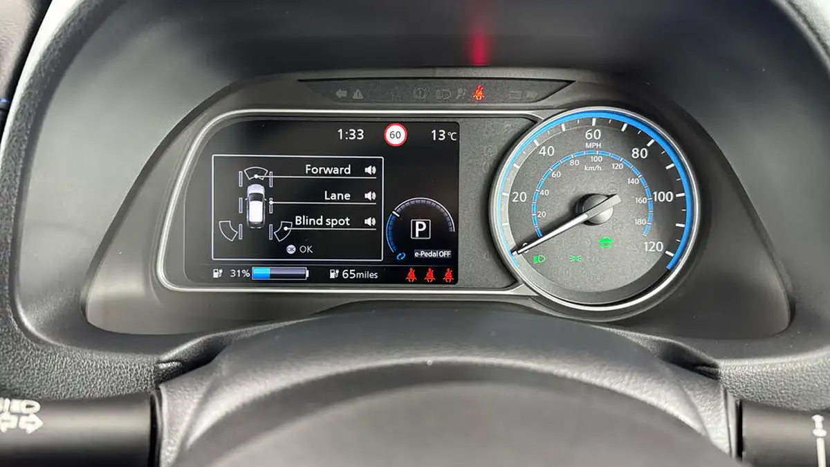 2021-nissan-leaf-e-e-tekna-big-12